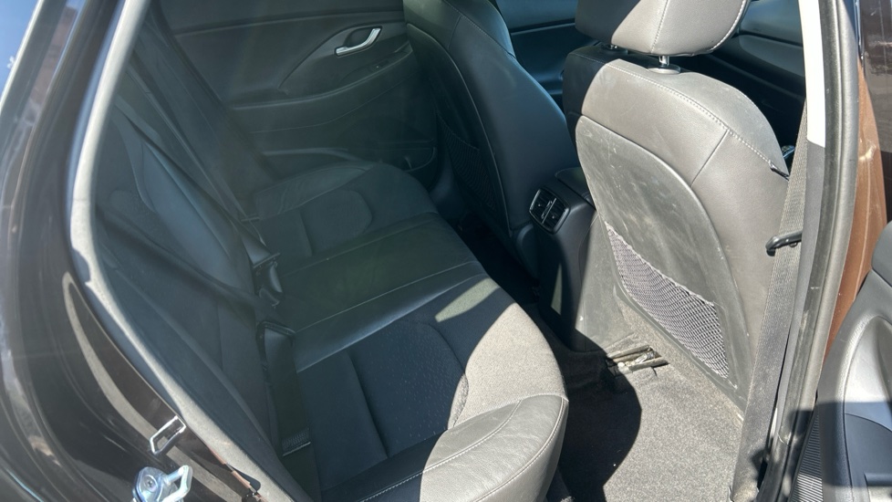 Hyundai i30 1.4T GDI Premium 5dr Petrol Hatchback - Image 16