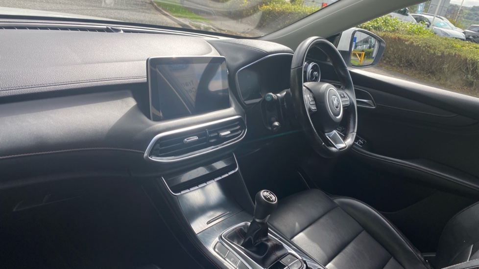 MG HS 1.5 T-GDI SE 5dr Petrol Hatchback - Image 9