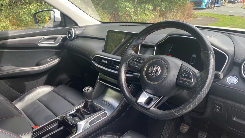 MG HS 1.5 T-GDI SE 5dr Petrol Hatchback - Image 11
