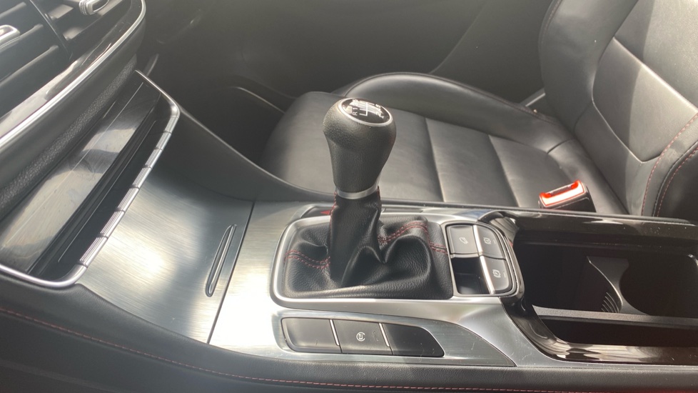 MG HS 1.5 T-GDI SE 5dr Petrol Hatchback - Image 13