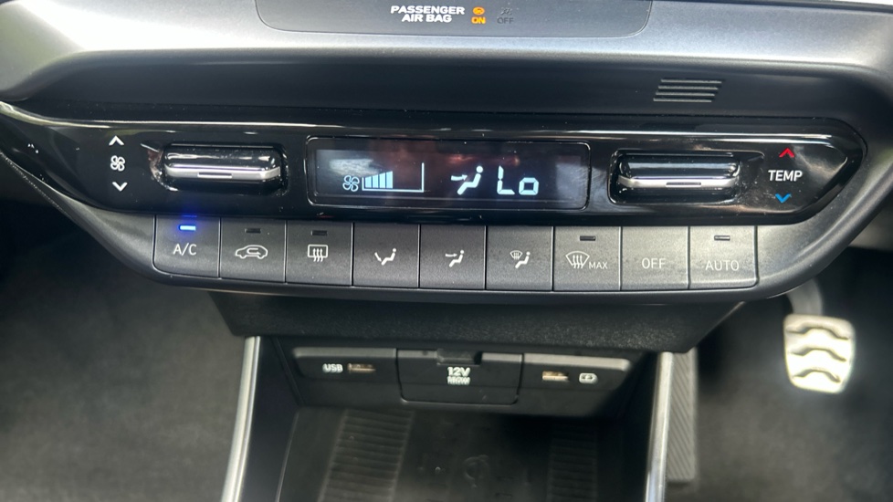 Hyundai BAYON 1.0 TGDi 48V MHEV Premium 5dr Petrol Hatchback - Image 29