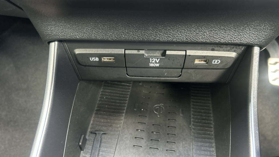 Hyundai BAYON 1.0 TGDi 48V MHEV Premium 5dr Petrol Hatchback - Image 30