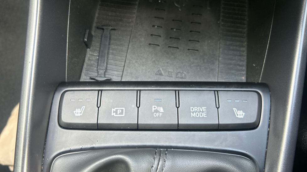 Hyundai BAYON 1.0 TGDi 48V MHEV Premium 5dr Petrol Hatchback - Image 31