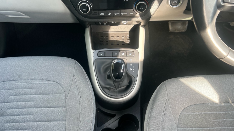 Hyundai i10 1.2 MPi Premium 5dr Auto Petrol Hatchback - Image 13