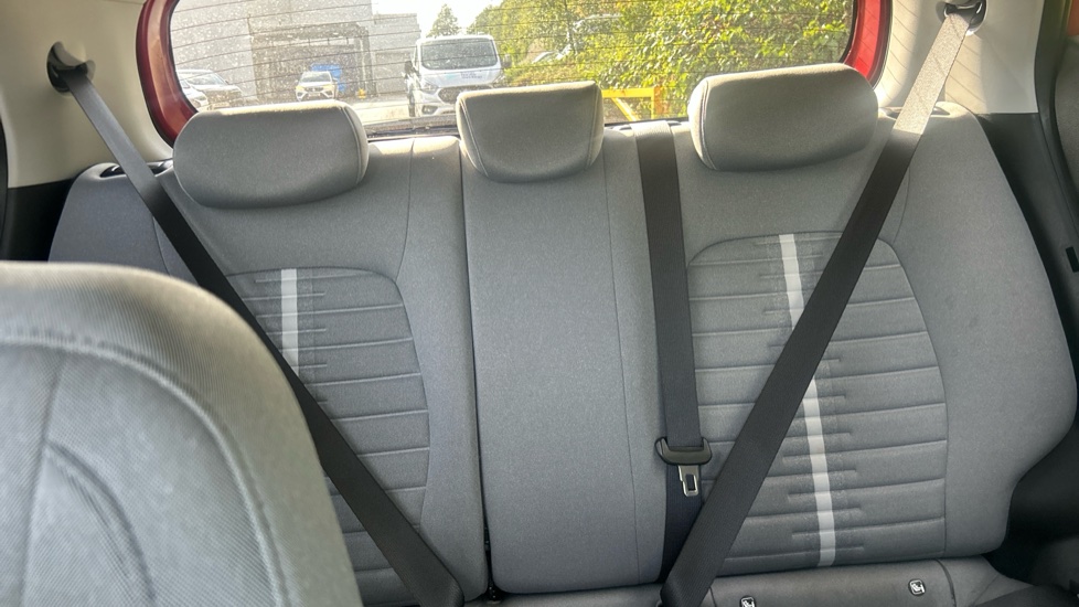 Hyundai i10 1.2 MPi Premium 5dr Auto Petrol Hatchback - Image 15