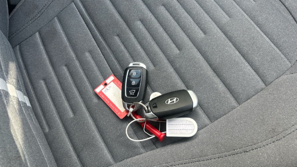 Hyundai i10 1.2 MPi Premium 5dr Auto Petrol Hatchback - Image 19