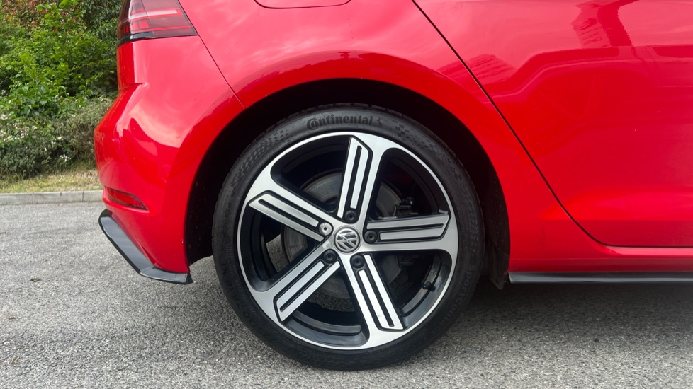 Volkswagen Golf 2.0 TSI 300 R 5dr 4MOTION DSG Petrol Hatchback - Image 7