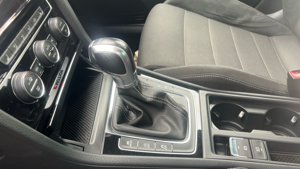 Volkswagen Golf 2.0 TSI 300 R 5dr 4MOTION DSG Petrol Hatchback - Image 13