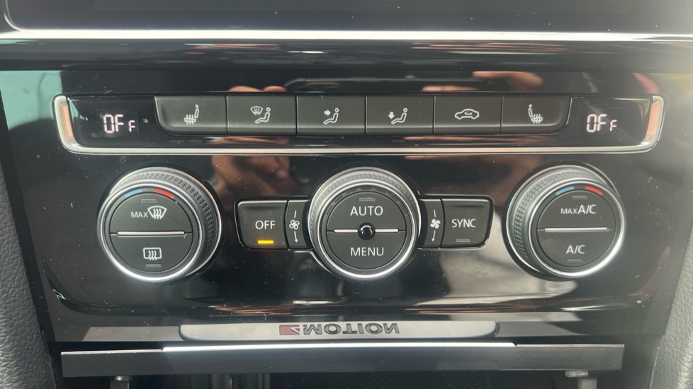 Volkswagen Golf 2.0 TSI 300 R 5dr 4MOTION DSG Petrol Hatchback - Image 27