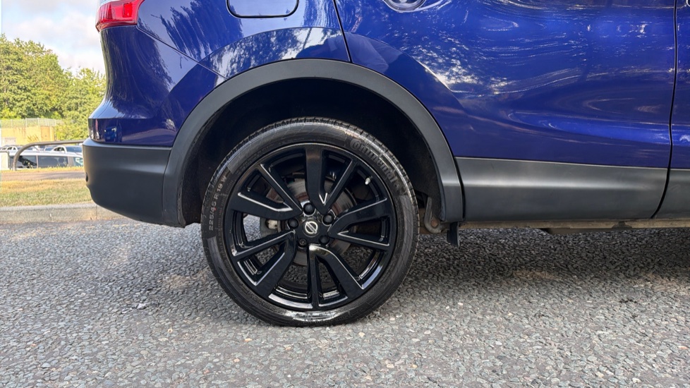 Nissan Qashqai 1.5 dCi Tekna 5dr Diesel Hatchback - Image 7