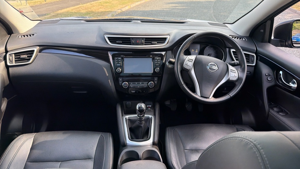 Nissan Qashqai 1.5 dCi Tekna 5dr Diesel Hatchback - Image 10