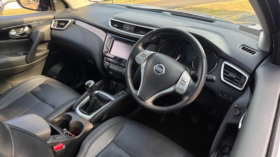 Nissan Qashqai 1.5 dCi Tekna 5dr Diesel Hatchback - Image 11