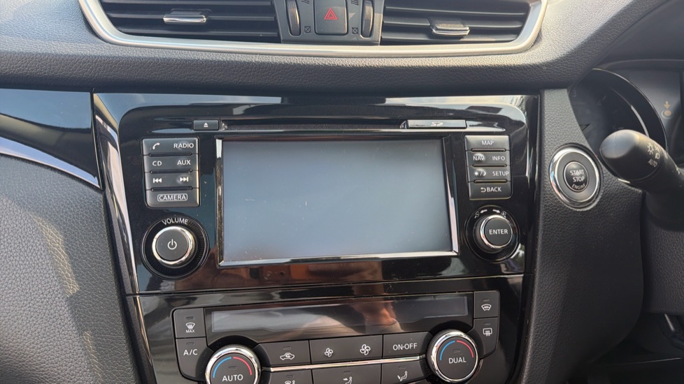 Nissan Qashqai 1.5 dCi Tekna 5dr Diesel Hatchback - Image 12