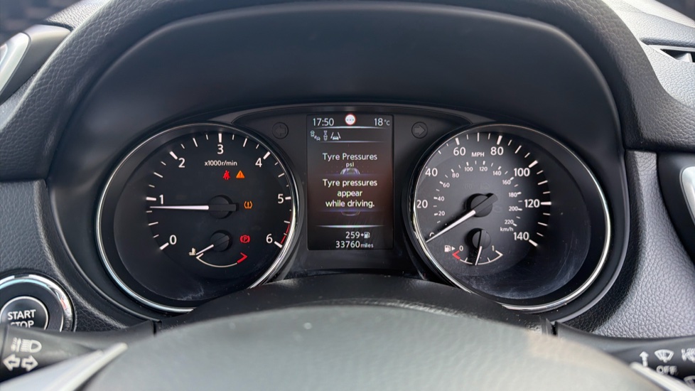 Nissan Qashqai 1.5 dCi Tekna 5dr Diesel Hatchback - Image 18