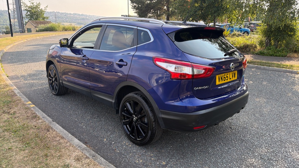 Nissan Qashqai 1.5 dCi Tekna 5dr Diesel Hatchback - Image 35