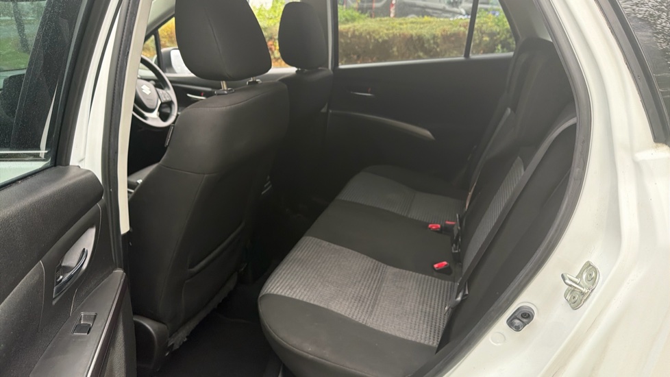Suzuki S-Cross 1.5 Hybrid Motion 5dr AGS Hybrid Hatchback - Image 16