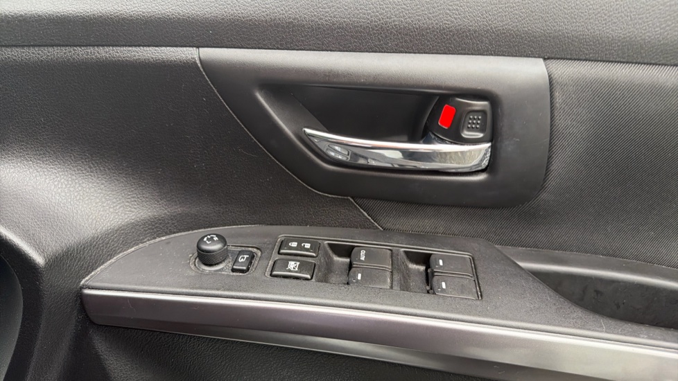 Suzuki S-Cross 1.5 Hybrid Motion 5dr AGS Hybrid Hatchback - Image 34