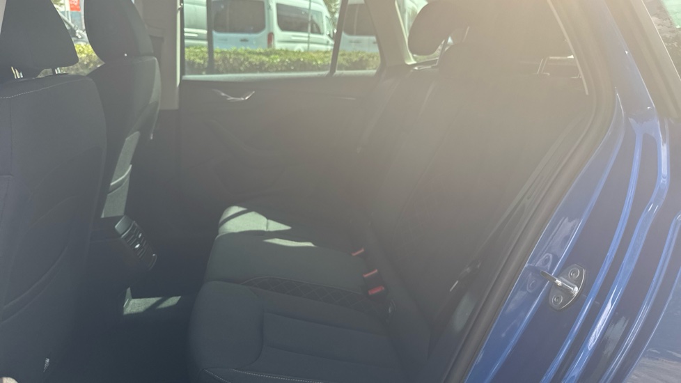 Skoda Kamiq 1.0 TSI 110 SE Drive 5dr Petrol Hatchback - Image 16