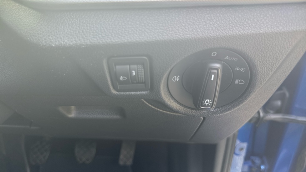 Skoda Kamiq 1.0 TSI 110 SE Drive 5dr Petrol Hatchback - Image 22