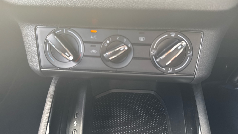 Skoda Kamiq 1.0 TSI 110 SE Drive 5dr Petrol Hatchback - Image 27