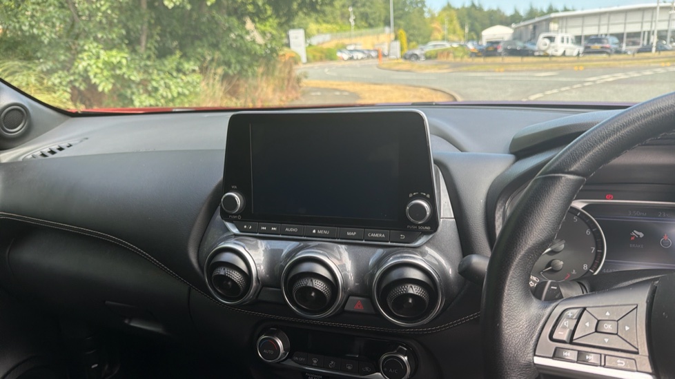 Nissan Juke 1.0 DiG-T 114 N-Connecta 5dr DCT Petrol Hatchback - Image 14