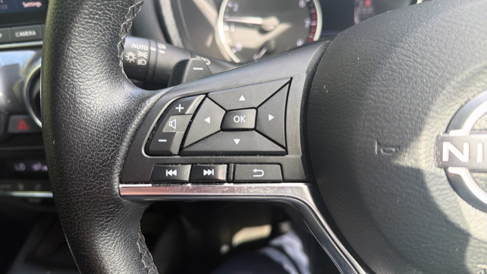 Nissan Juke 1.0 DiG-T 114 N-Connecta 5dr DCT Petrol Hatchback - Image 21