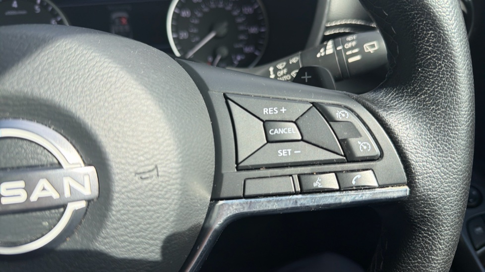 Nissan Juke 1.0 DiG-T 114 N-Connecta 5dr DCT Petrol Hatchback - Image 22