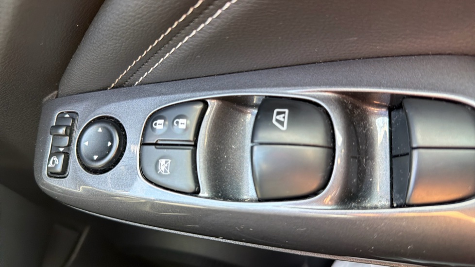 Nissan Juke 1.0 DiG-T 114 N-Connecta 5dr DCT Petrol Hatchback - Image 26
