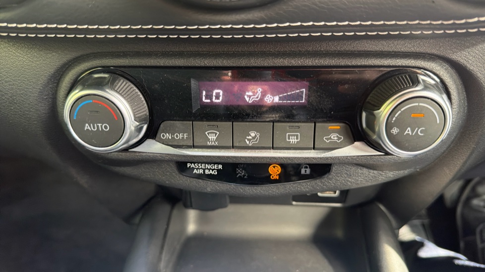 Nissan Juke 1.0 DiG-T 114 N-Connecta 5dr DCT Petrol Hatchback - Image 28