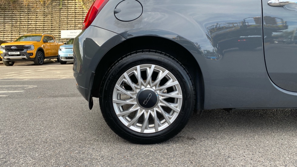 Fiat 500 1.2 Lounge 3dr Petrol Hatchback - Image 7