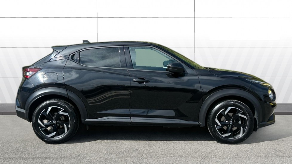Nissan Juke 1.0 DiG-T 114 N-Connecta 5dr Petrol Hatchback - Image 5
