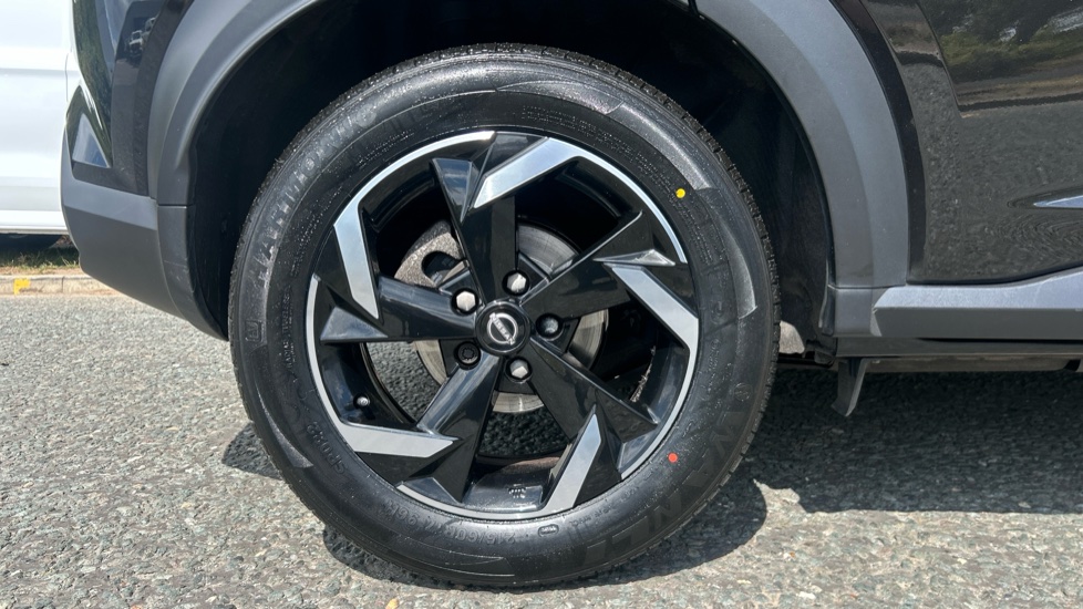 Nissan Juke 1.0 DiG-T 114 N-Connecta 5dr Petrol Hatchback - Image 7