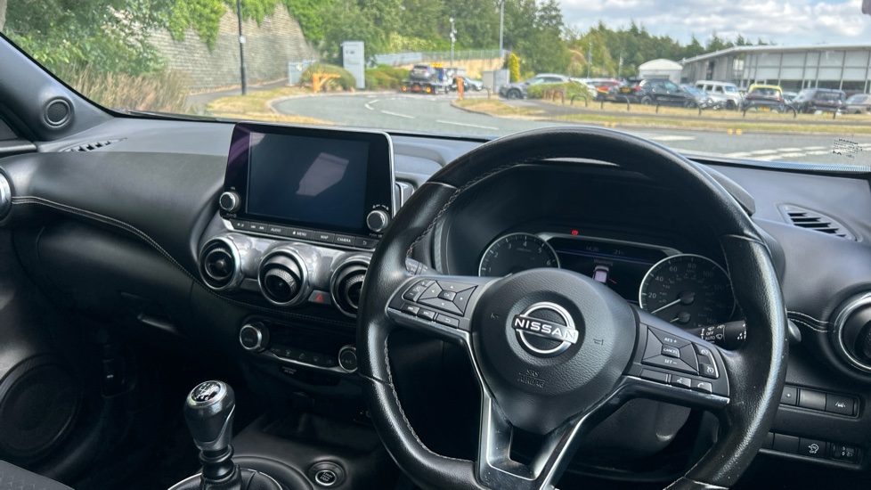 Nissan Juke 1.0 DiG-T 114 N-Connecta 5dr Petrol Hatchback - Image 11