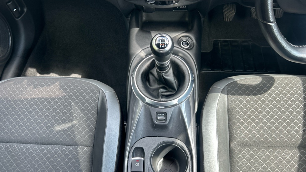 Nissan Juke 1.0 DiG-T 114 N-Connecta 5dr Petrol Hatchback - Image 13
