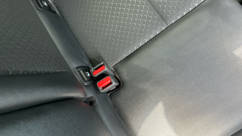 Nissan Juke 1.0 DiG-T 114 N-Connecta 5dr Petrol Hatchback - Image 17