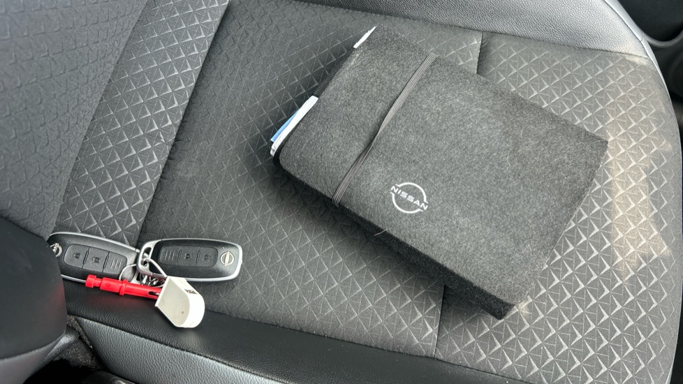 Nissan Juke 1.0 DiG-T 114 N-Connecta 5dr Petrol Hatchback - Image 19