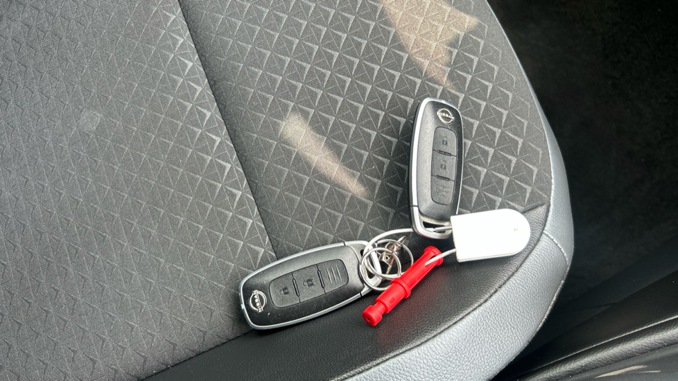 Nissan Juke 1.0 DiG-T 114 N-Connecta 5dr Petrol Hatchback - Image 20