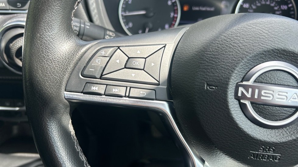 Nissan Juke 1.0 DiG-T 114 N-Connecta 5dr Petrol Hatchback - Image 26