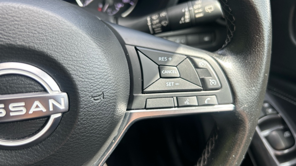 Nissan Juke 1.0 DiG-T 114 N-Connecta 5dr Petrol Hatchback - Image 27
