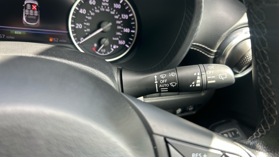 Nissan Juke 1.0 DiG-T 114 N-Connecta 5dr Petrol Hatchback - Image 28