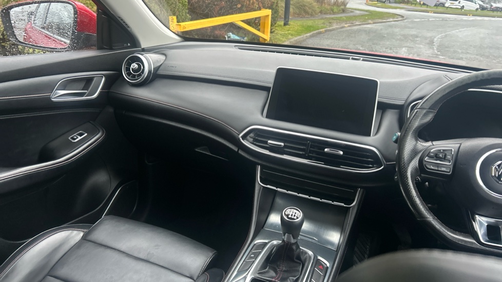 MG HS 1.5 T-GDI Excite 5dr Petrol Hatchback - Image 14