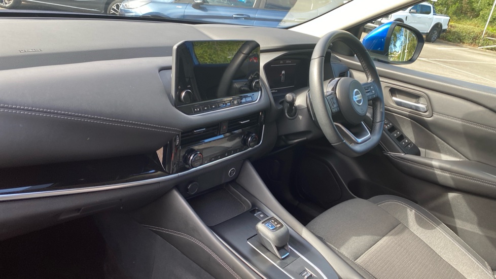 Nissan Qashqai 1.3 DiG-T MH 158 N-Connecta 5dr Xtronic Petrol Hatchback - Image 9
