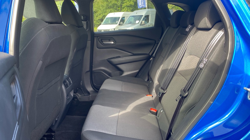 Nissan Qashqai 1.3 DiG-T MH 158 N-Connecta 5dr Xtronic Petrol Hatchback - Image 16