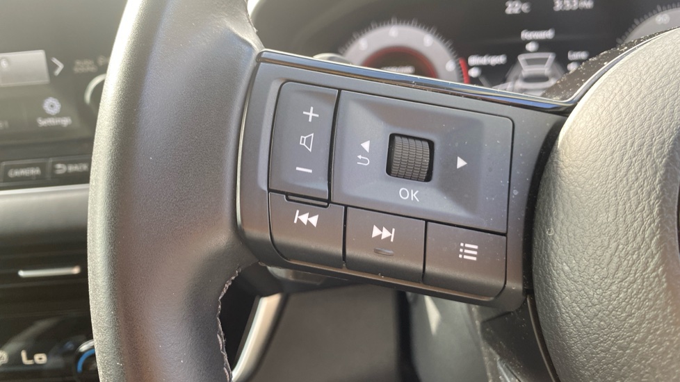 Nissan Qashqai 1.3 DiG-T MH 158 N-Connecta 5dr Xtronic Petrol Hatchback - Image 26