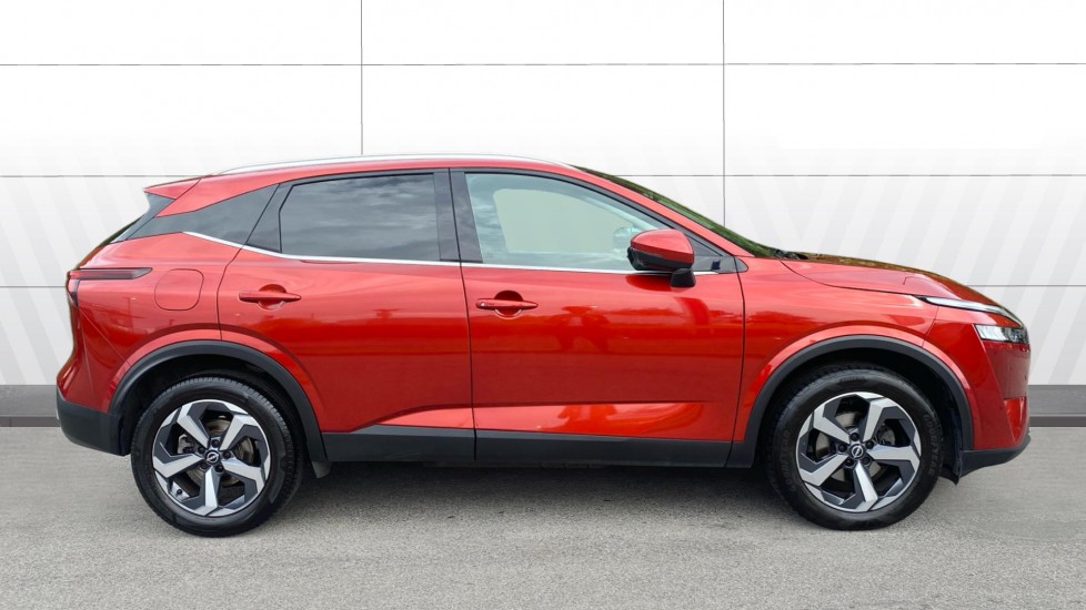 Nissan Qashqai 1.3 DiG-T MH N-Connecta 5dr Petrol Hatchback - Image 5