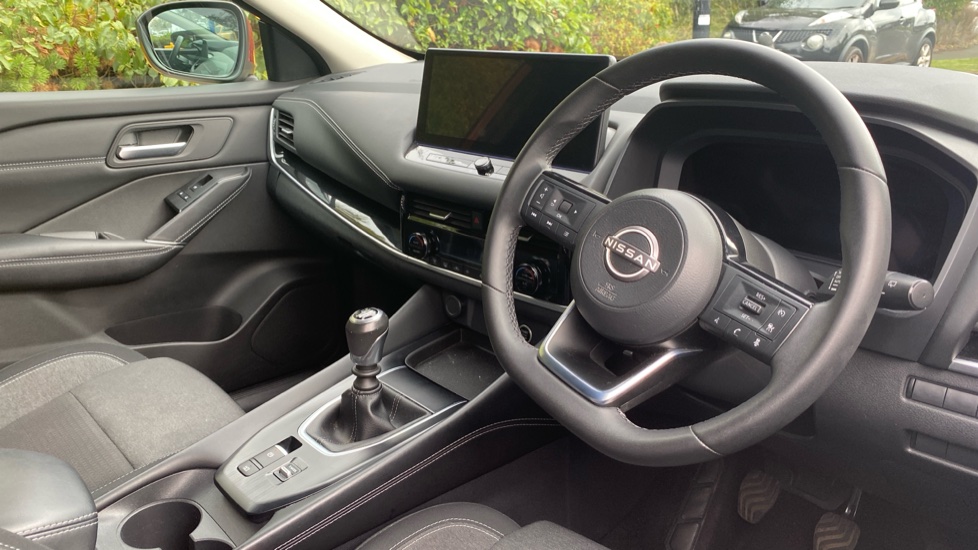 Nissan Qashqai 1.3 DiG-T MH N-Connecta 5dr Petrol Hatchback - Image 11