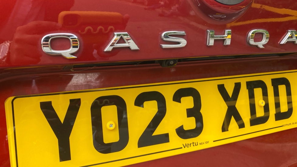 Nissan Qashqai 1.3 DiG-T MH N-Connecta 5dr Petrol Hatchback - Image 21