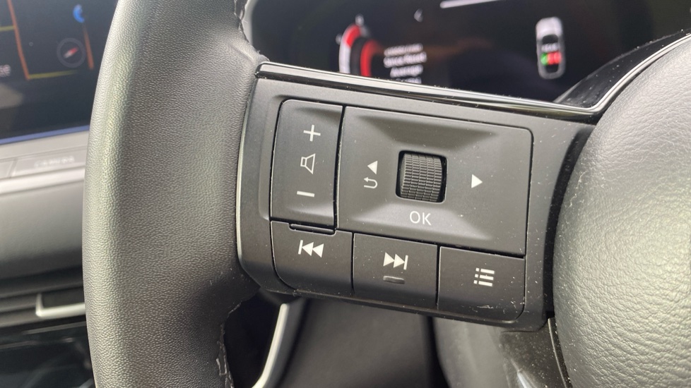 Nissan Qashqai 1.3 DiG-T MH N-Connecta 5dr Petrol Hatchback - Image 28