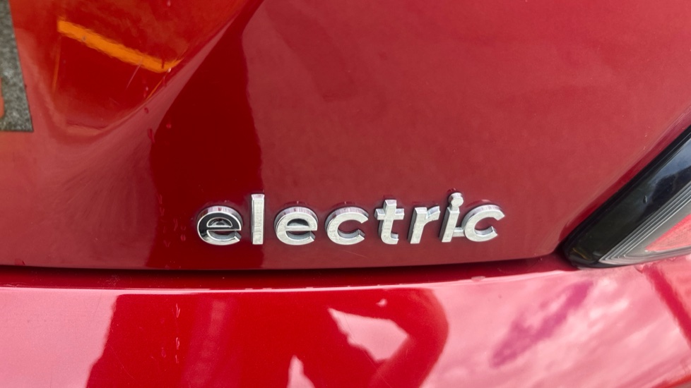 Hyundai KONA 100kW Premium 39kWh 5dr Auto Electric Hatchback - Image 22