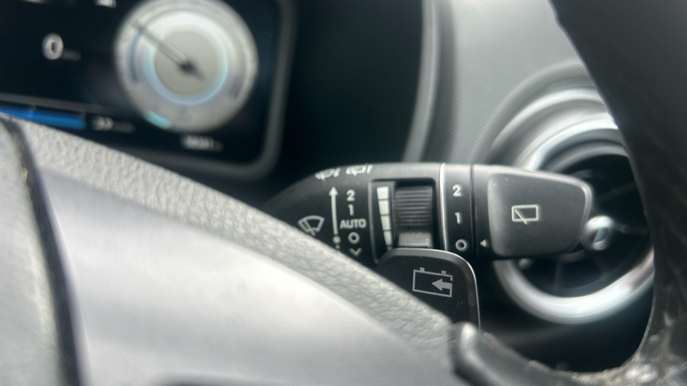 Hyundai KONA 100kW Premium 39kWh 5dr Auto Electric Hatchback - Image 27